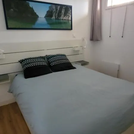 아파트 T3 A Deux Pas Du Port Et Des Plages 방돌